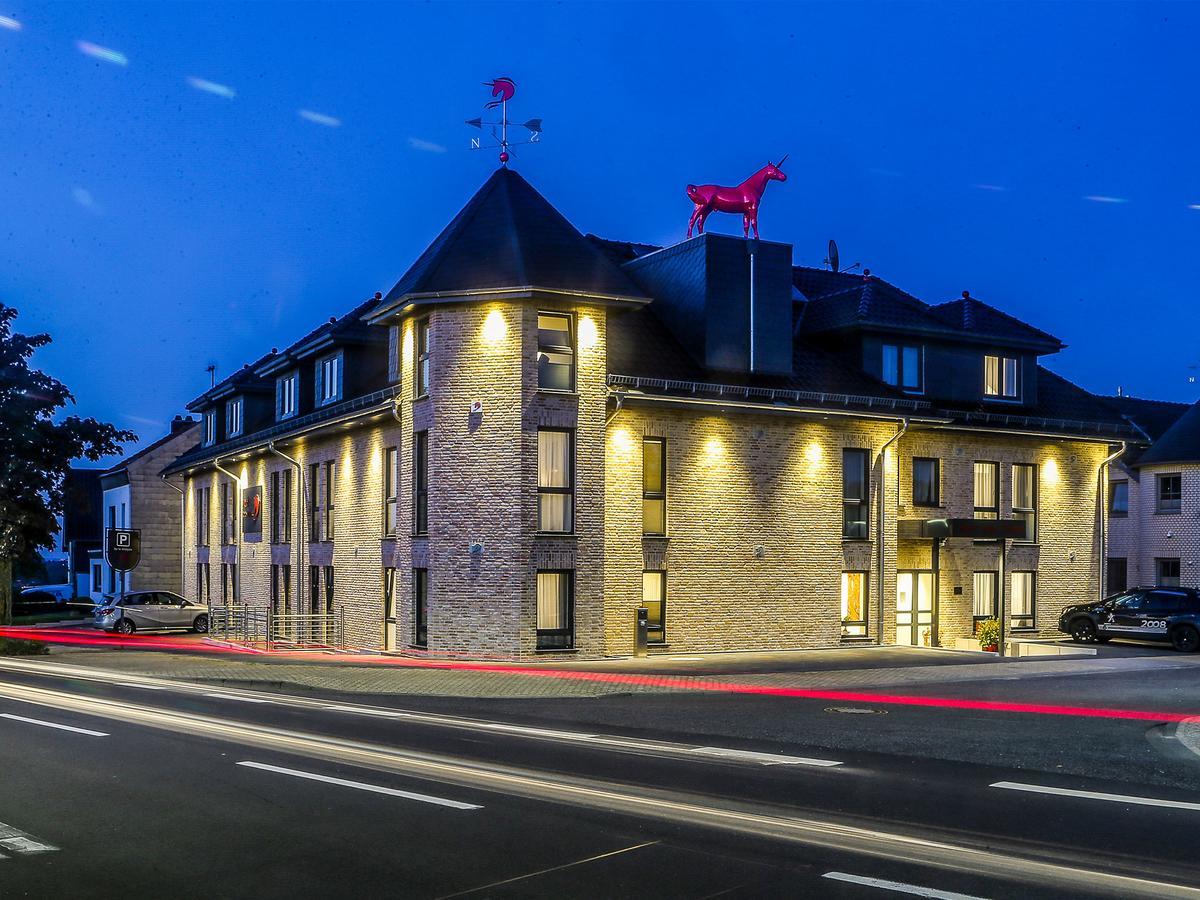 Hotel Rotes Einhorn **** Düren - Eifel エクステリア 写真