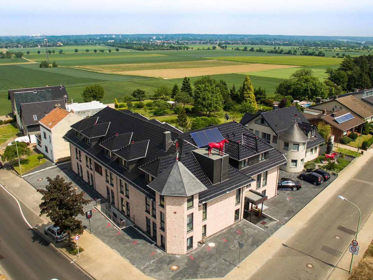 Hotel Rotes Einhorn **** Düren - Eifel エクステリア 写真